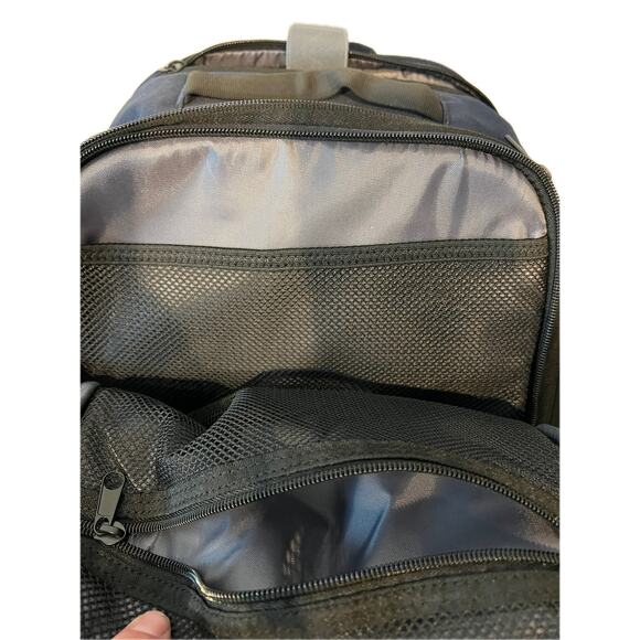 OneRed Large Travel 40L Padded Backpack - Picture 3 of 5